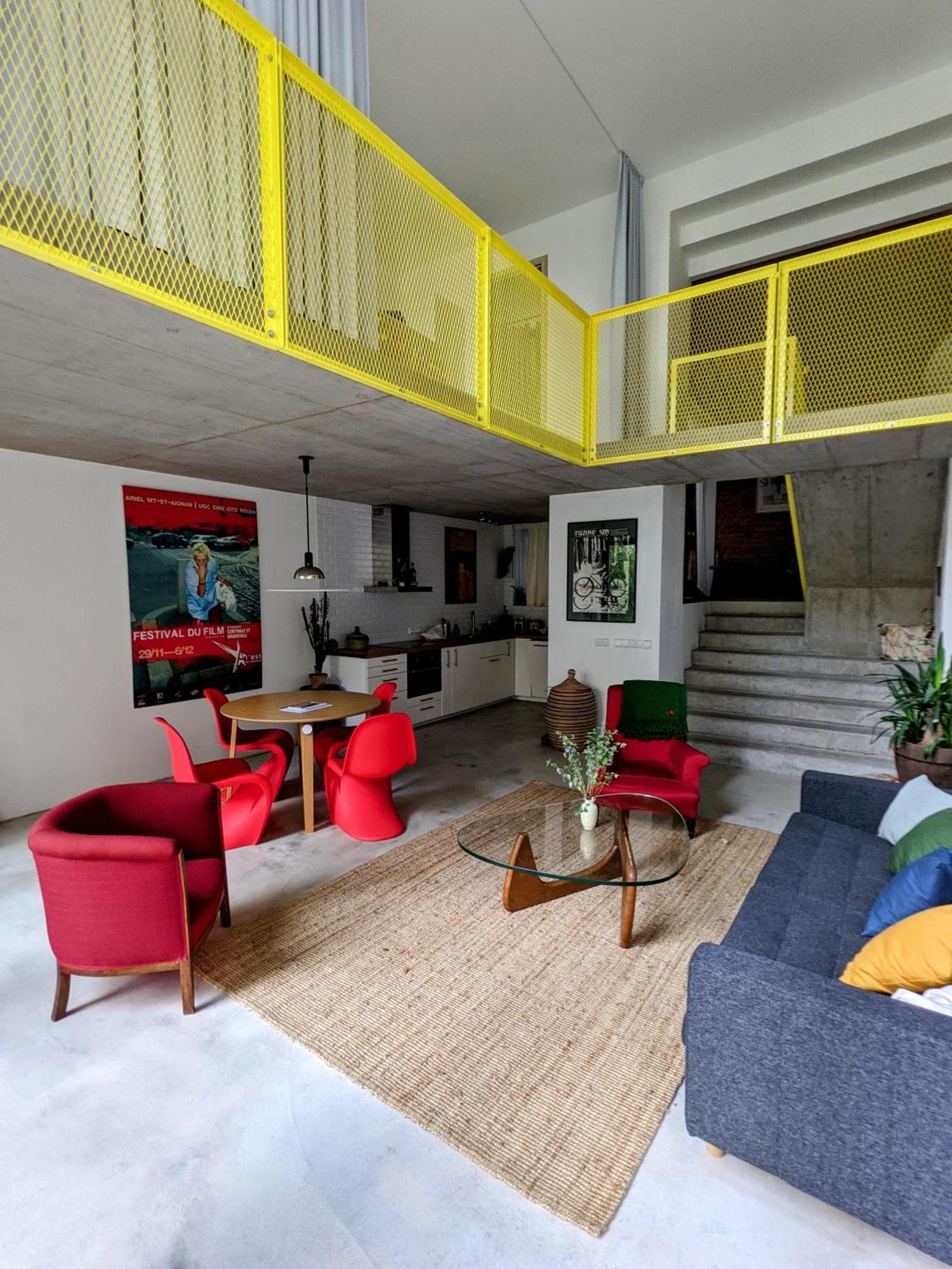 Romantic And Atypical Apartments In Prague'S Montmartre Exterior photo