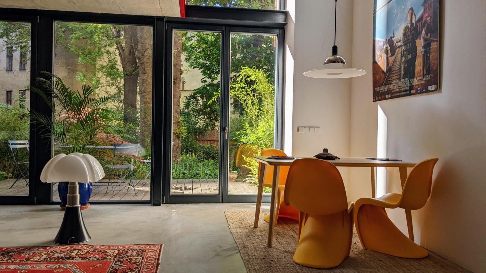Romantic And Atypical Apartments In Prague'S Montmartre Exterior photo